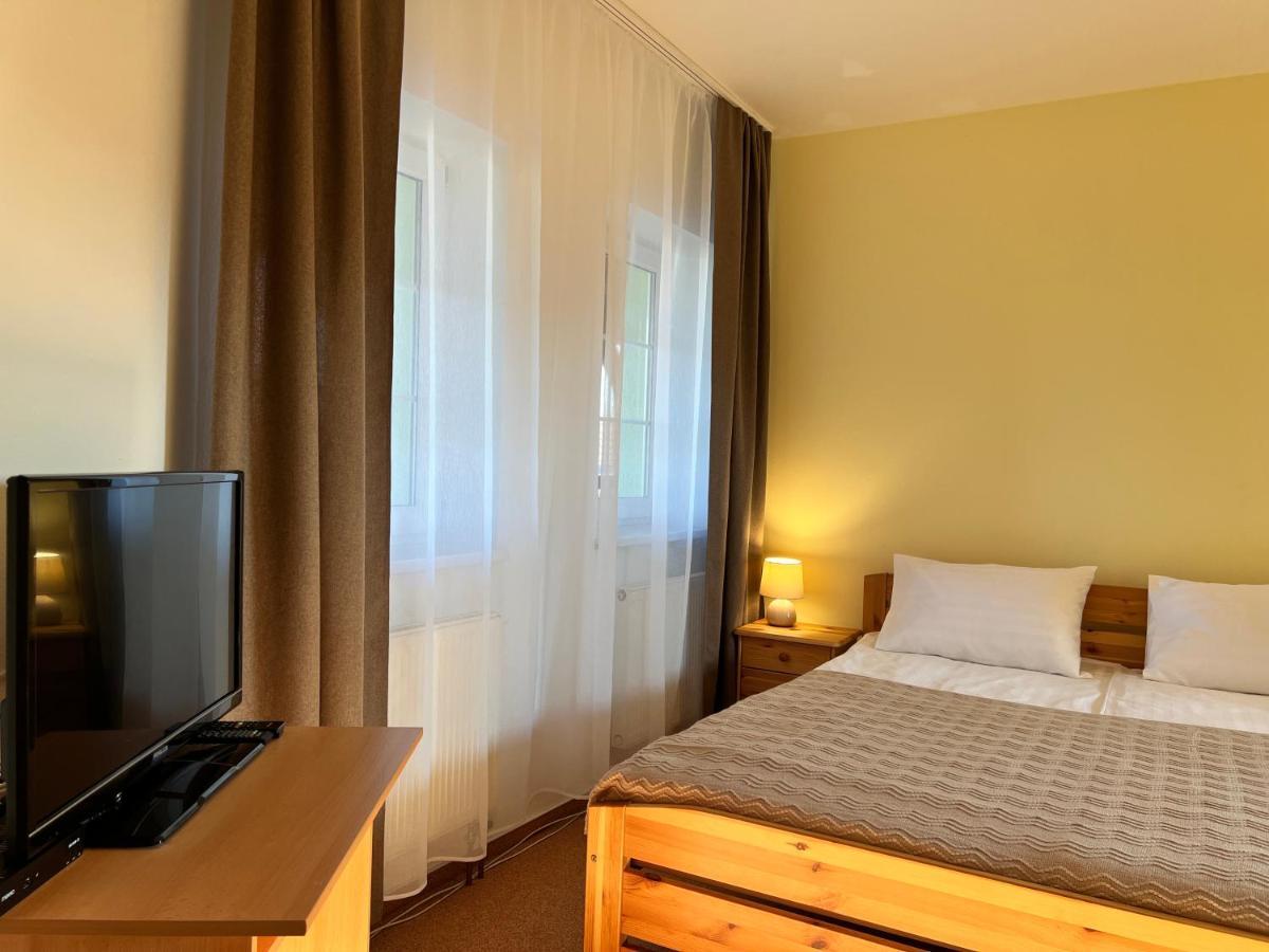 Hotel Marislav Cesnovice المظهر الخارجي الصورة